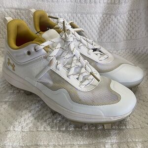 Under Armour women’s softball cleats size 8